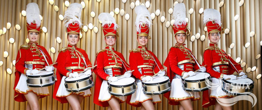 Заказать шоу барабанщиц на праздник, корпоратив, свадьбу и юбилей Москва - барабанщицы на встречу гостей в велком зону