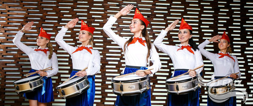 Барабанщицы на встречу гостей в Москве. Лучшие барабанщицы на праздник в Москве.