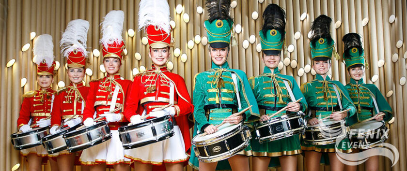 Барабанщицы на праздник 23 февраля в Москве. Шоу барабанщиц на праздник в Москве. Барабанщицы на встречу гостей в офис в Москве.