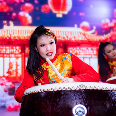 Заказать шоу китайских барабанщиков на праздник и новый год Москва